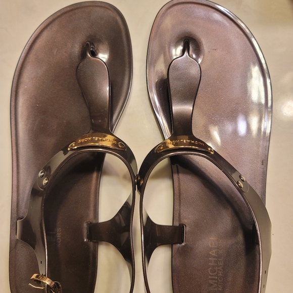 MK Sandals - Picture 1 of 3